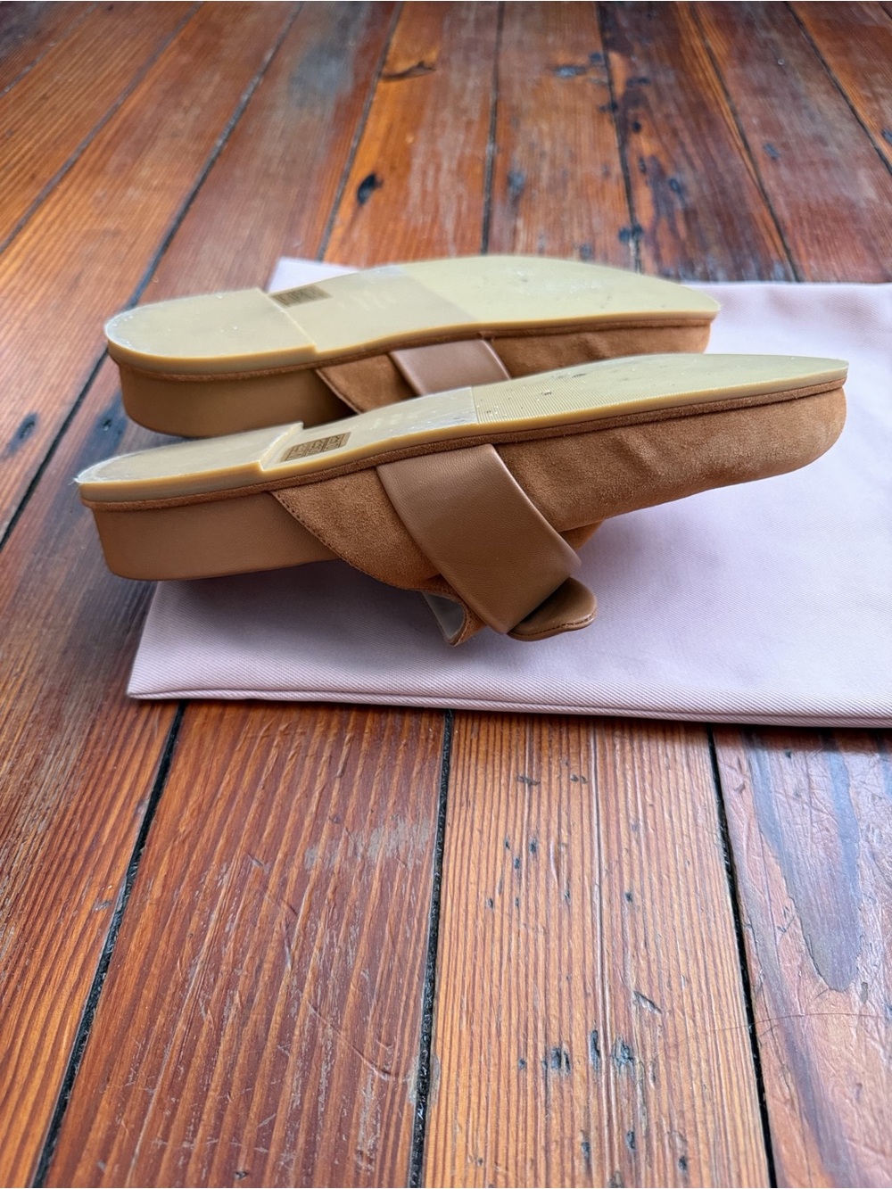 Stuart Weitzman Tan Suede Knot-Detail Slip-On Mules - Picture 5 of 9